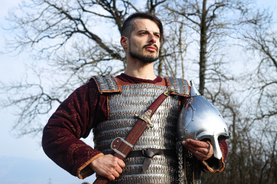 Casque Oskol, reproduction historique en acier (Rus) — reconstitution viking | Through History