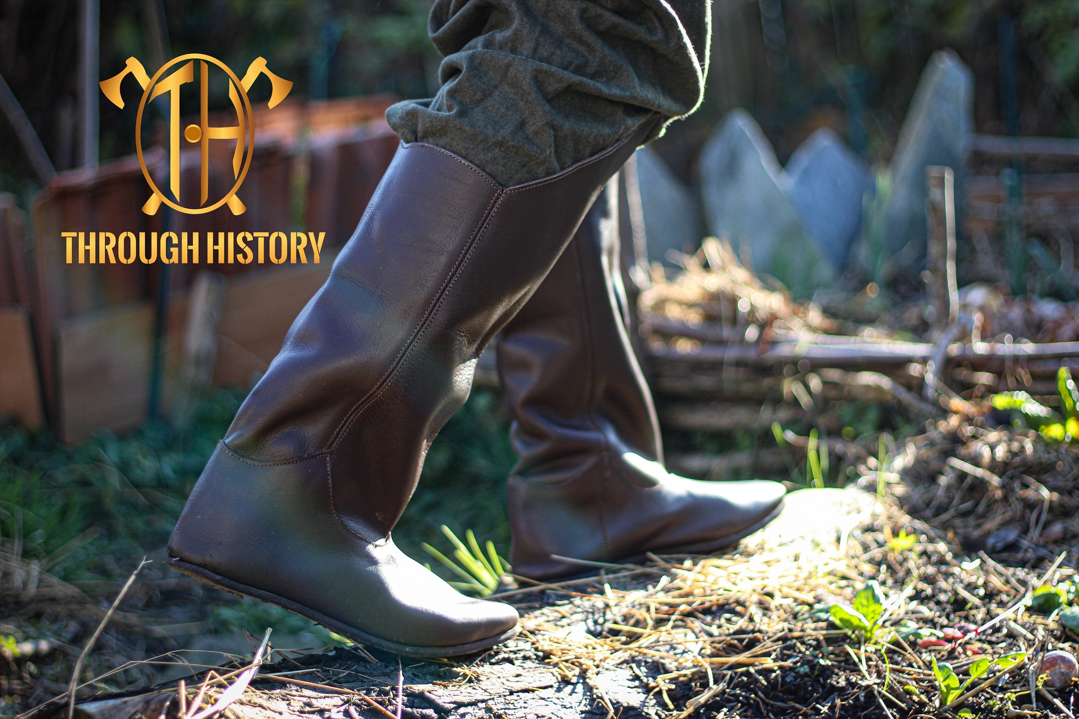 Chaussures Moshchevaya Balka, reproduction historique en cuir — costume médiéval | Through History