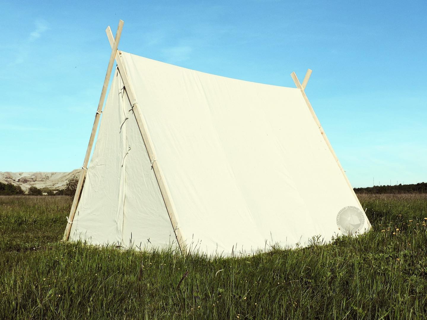 Tente Oseberg viking, reproduction historique (Norvège) — vie de camp viking | Through History