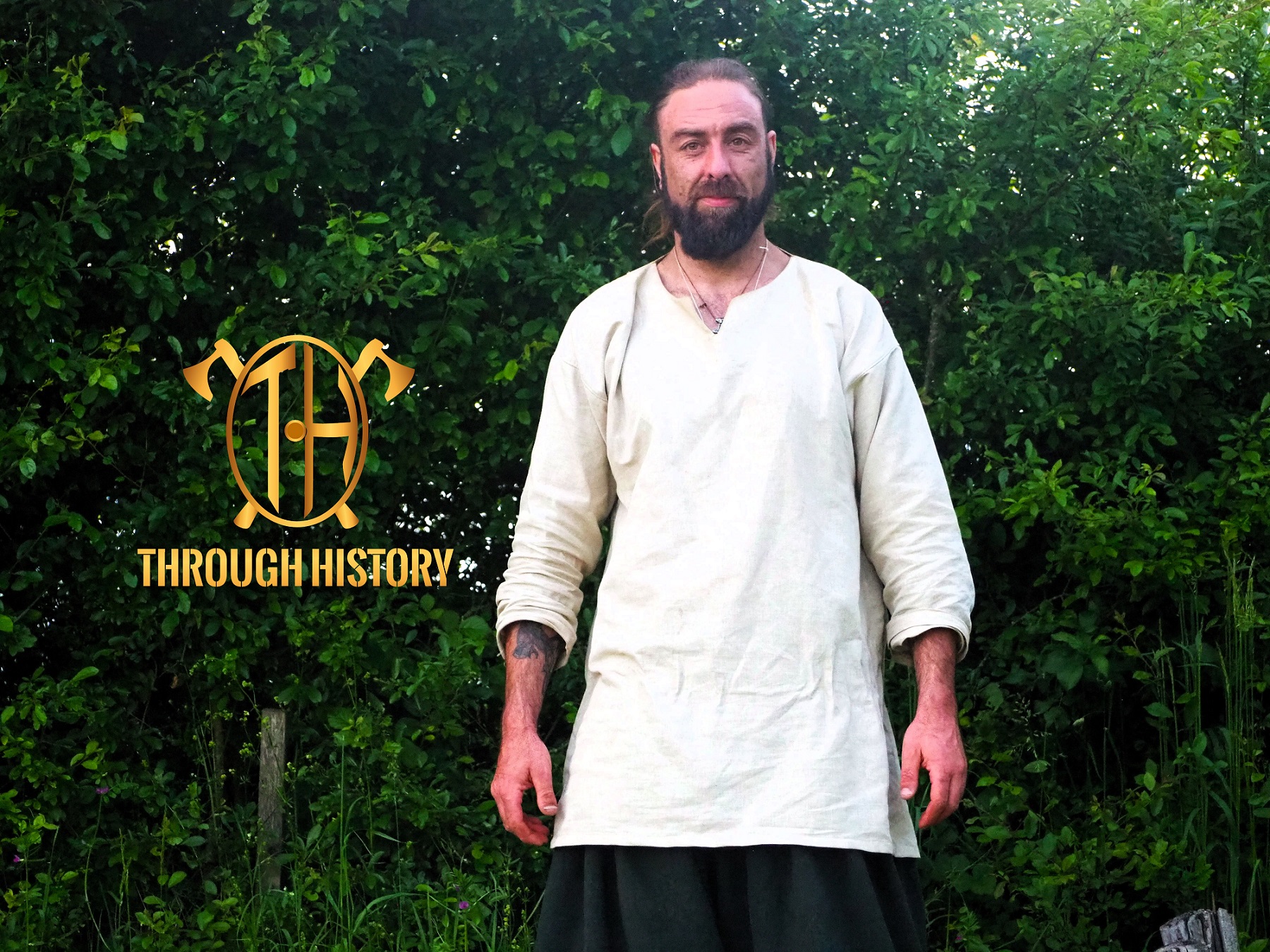 Tunique en lin, reproduction historique — costume viking et médiéval | Through History