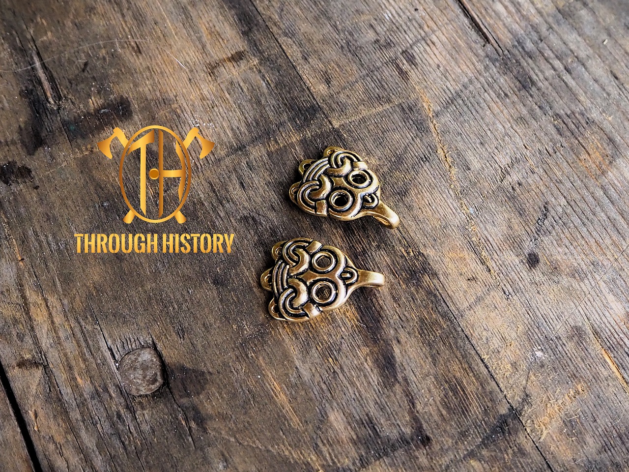Crochet de molletière Birka 303, reproduction historique (Suède) — costume viking | Through History