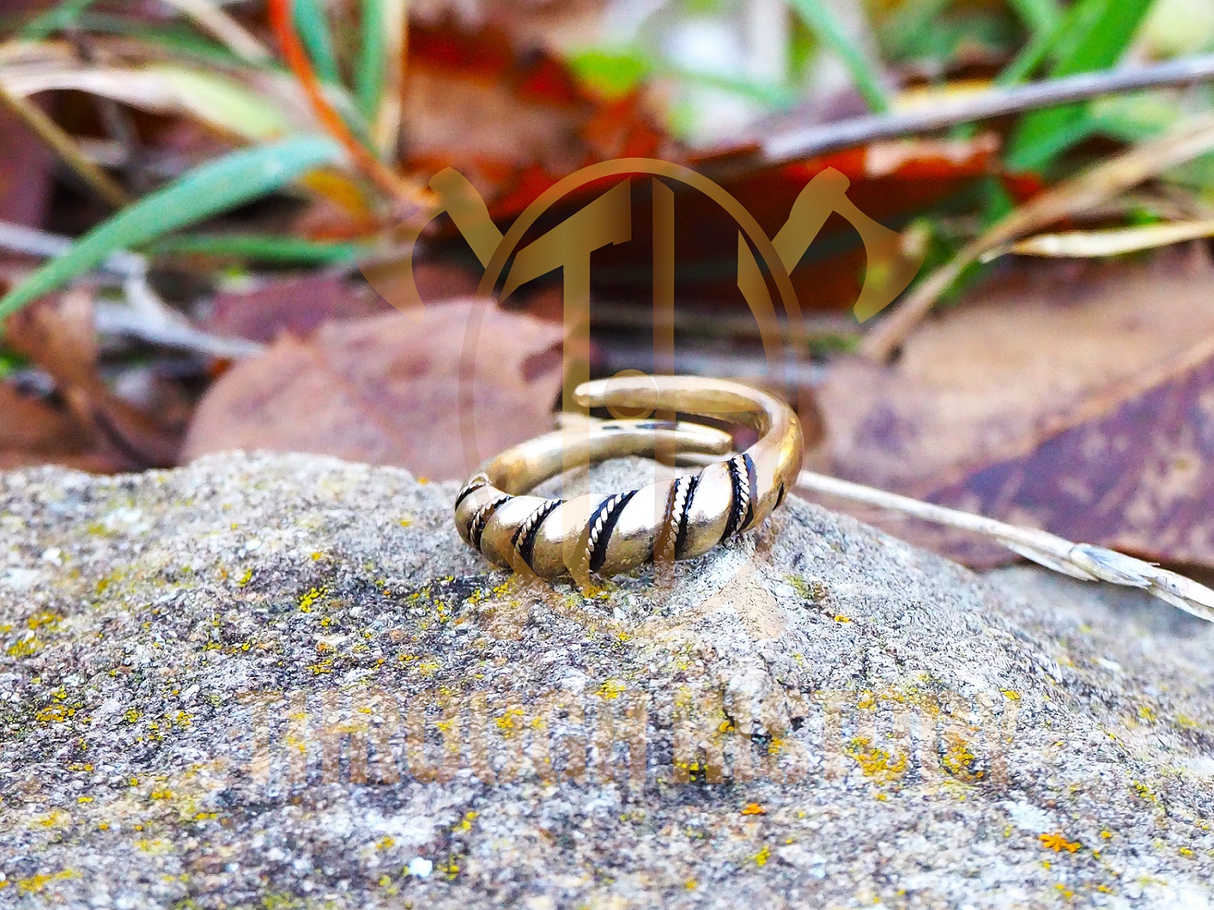 Bague entrelacée, reproduction historique — bijou de reconstitution viking | Through History
