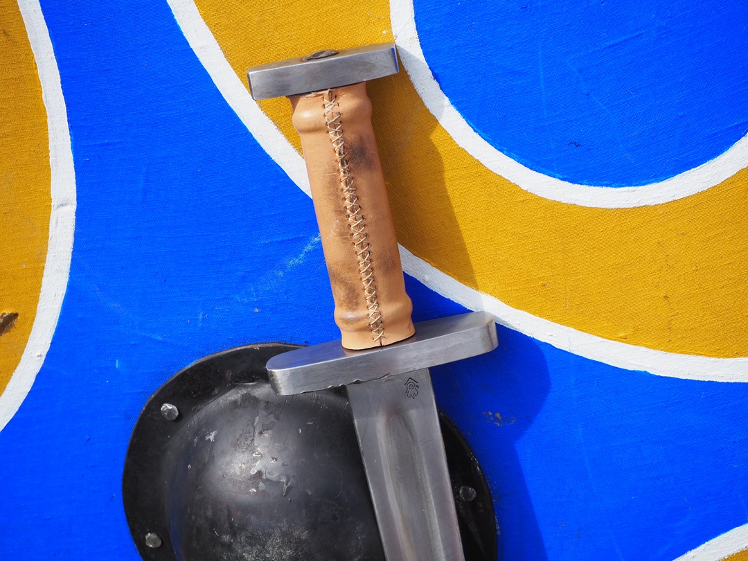 Épée viking type M, reproduction historique — reconstitution et combat médiéval | Through History