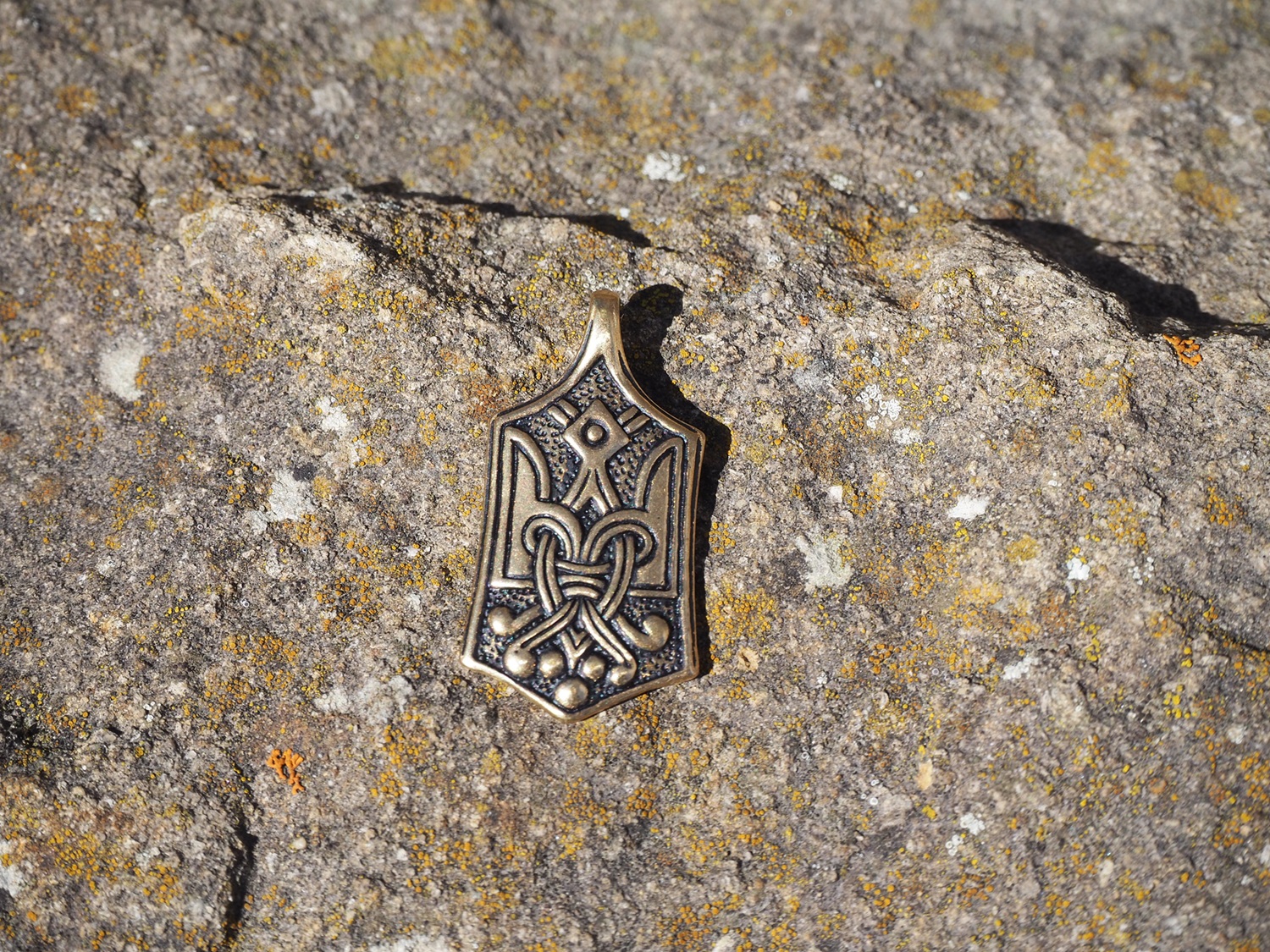 Pendentif Tryzub-Tamga, reproduction historique en bronze (Rus de Kiev) — reconstitution viking | Through History